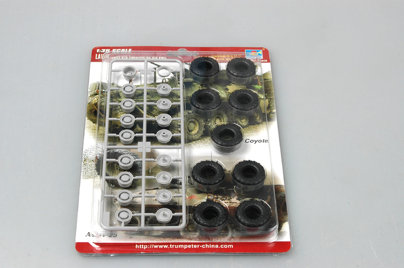 LAV II輕型裝甲車系列8X8輪胎（325/85 R16 XML）    06608